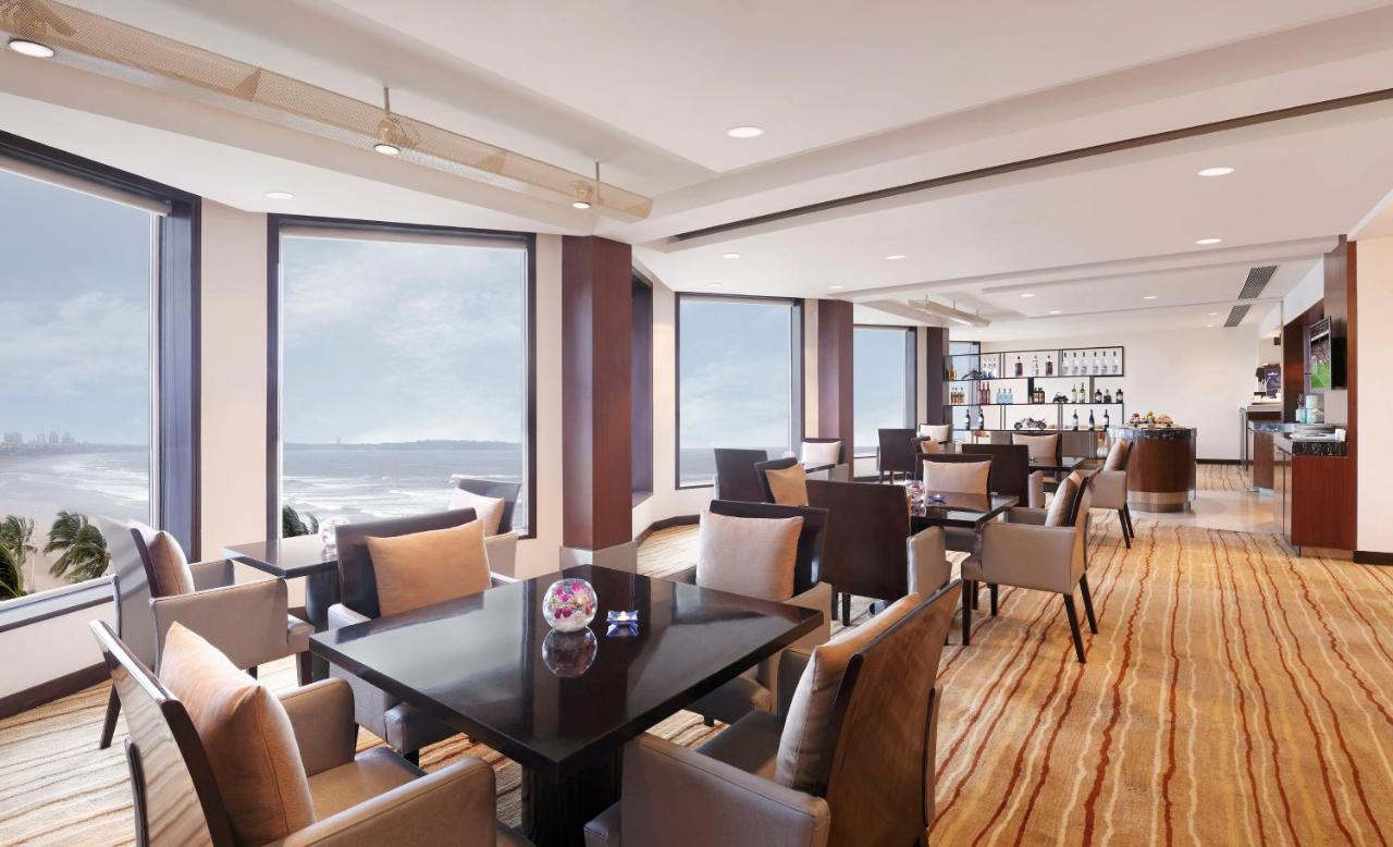 Novotel Mumbai Juhu Beach Exterior foto Club Lounge at the Taj Mahal Palace