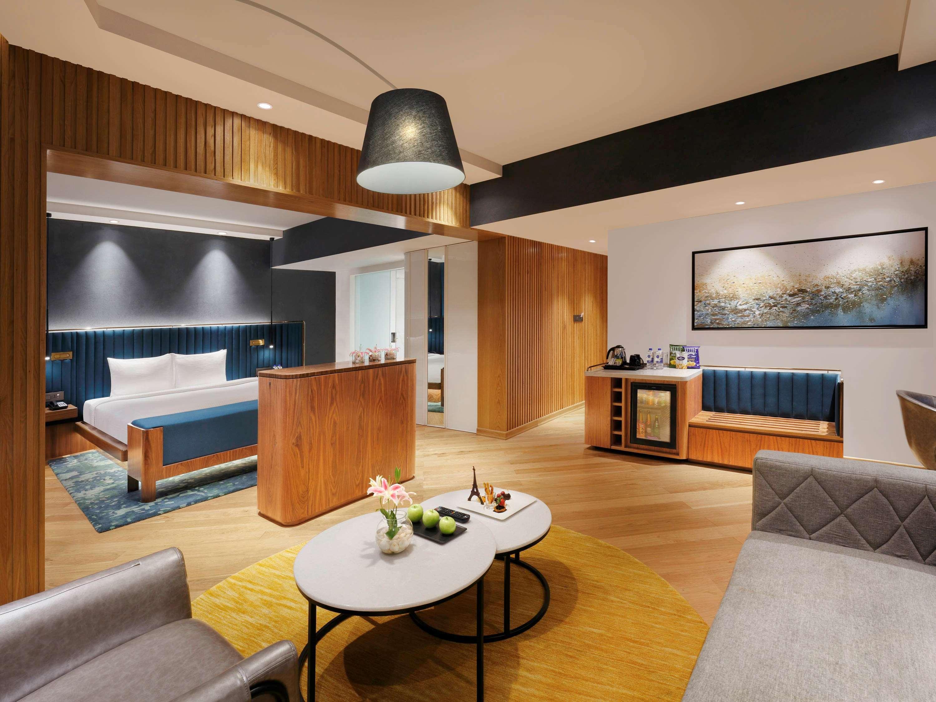 Novotel Mumbai Juhu Beach Exterior foto Suite