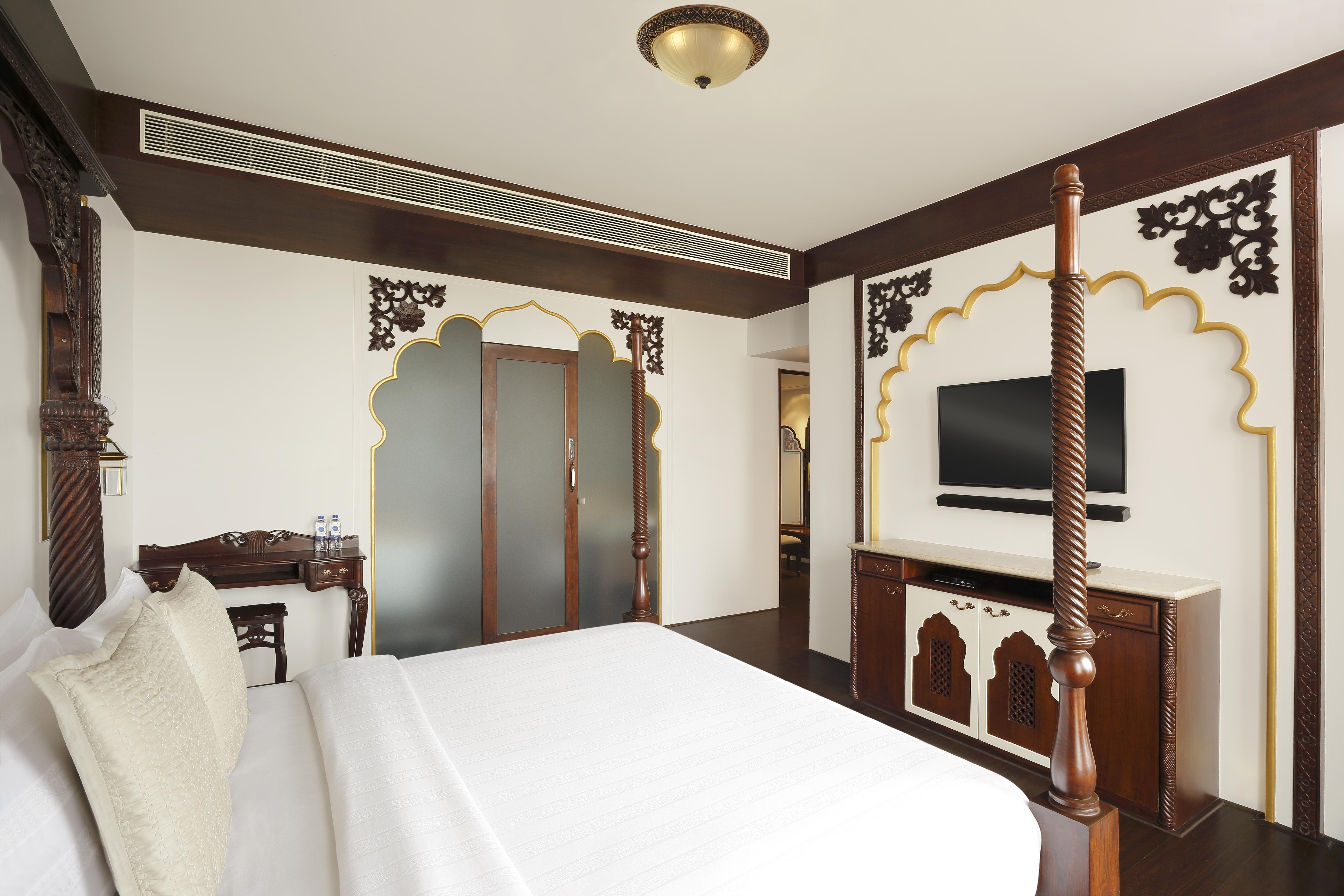 Novotel Mumbai Juhu Beach Exterior foto A bedroom in the hotel