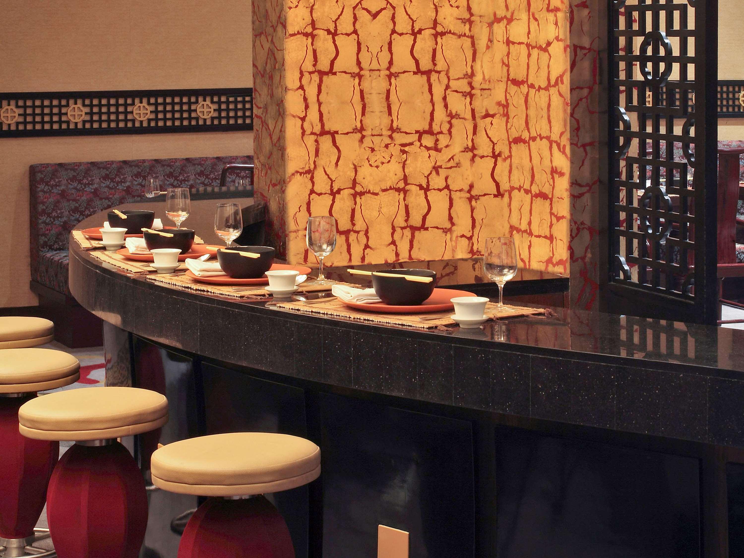 Novotel Mumbai Juhu Beach Exterior foto A sushi bar