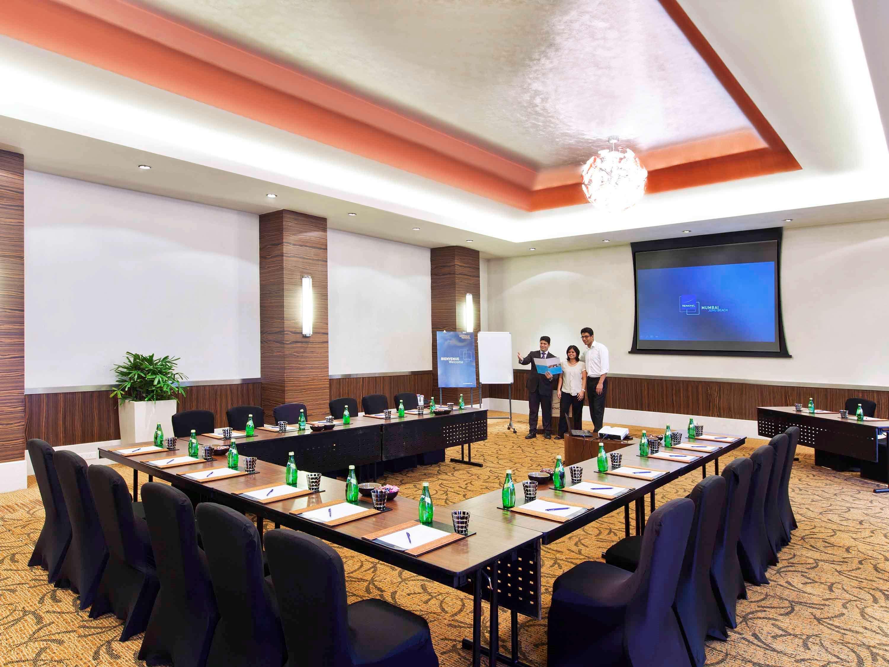 Novotel Mumbai Juhu Beach Exterior foto Meeting room